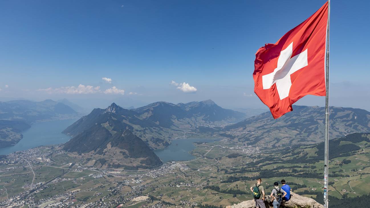 Schweizer Flagge Grosser Mythen Keystone