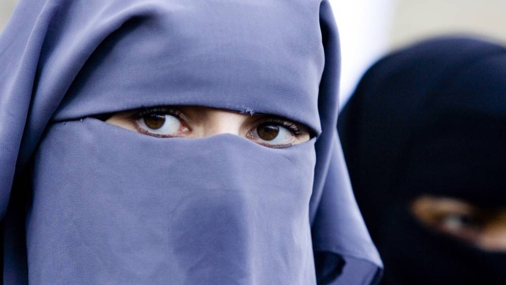 Um das Burka-Verbot durchzusetzen, braucht es nach Meinung der Glarner Regierung nur in Ausnahmefällen ordentliche Strafverfahren. (Symbolbild)