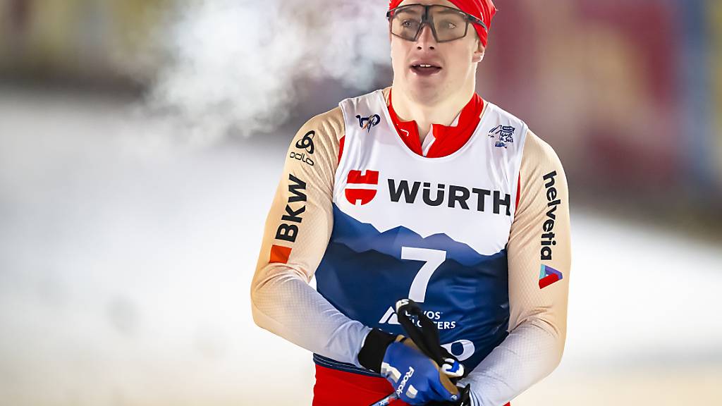 Janik Riebli mit dem Blick auf die Anzeigetafel (Archivaufnahme)