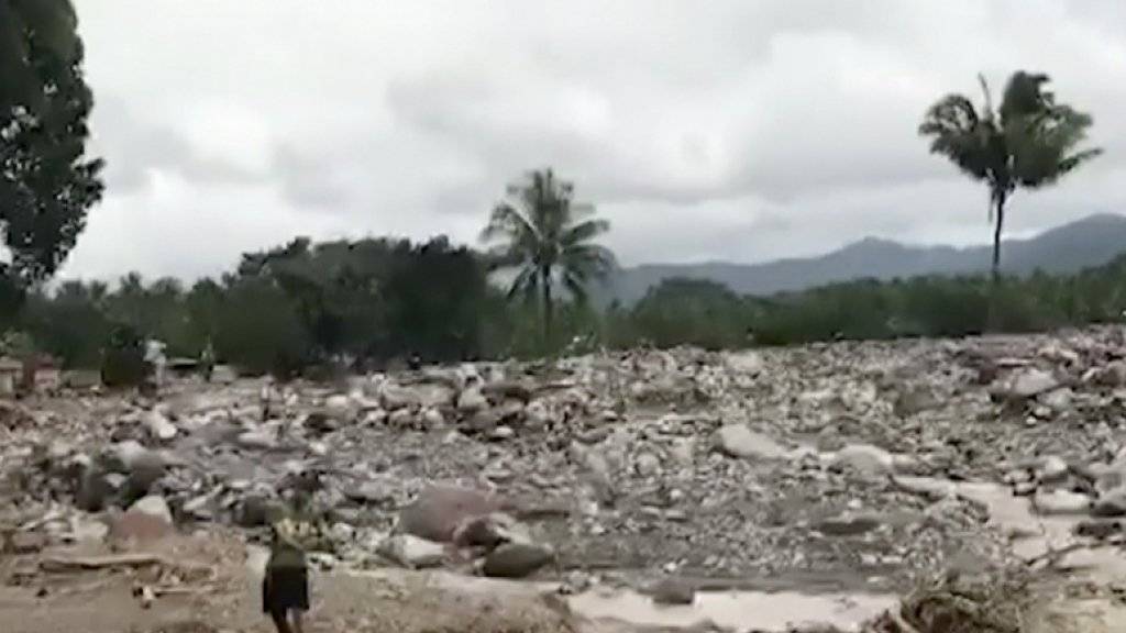Tropensturm «Tembin» brachte kurz zu Weihnachten Überschwemmungen und Erdrutsche auf die Philippinen. Mindestens 240 Menschen kamen ums Leben. Nun hält der Sturm auf Vietnam zu.