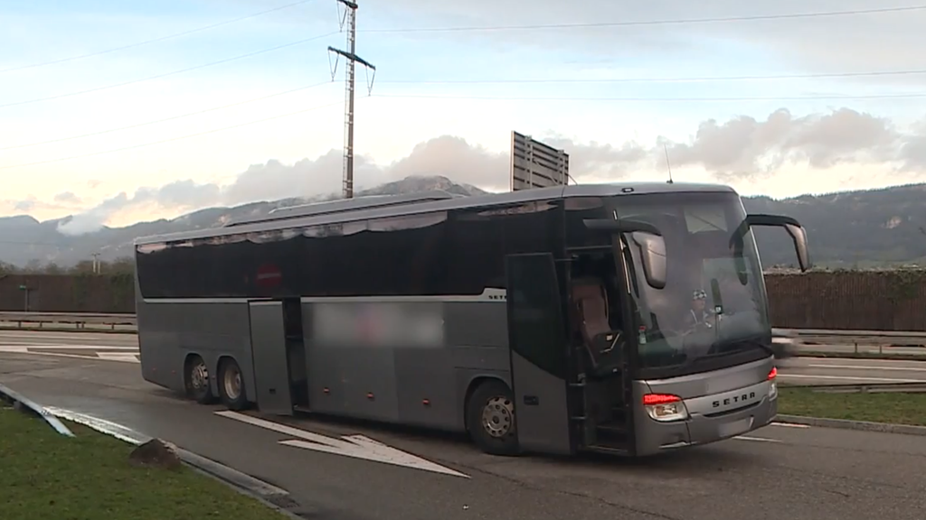 Reisebus-Panne: Raststätte musste komplett gesperrt werden