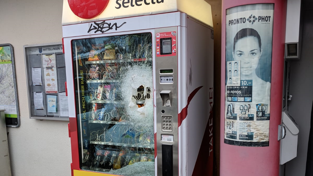 Erst erhitzt, dann durchstossen: der Selecta-Automat in St. Gallen-Haggen