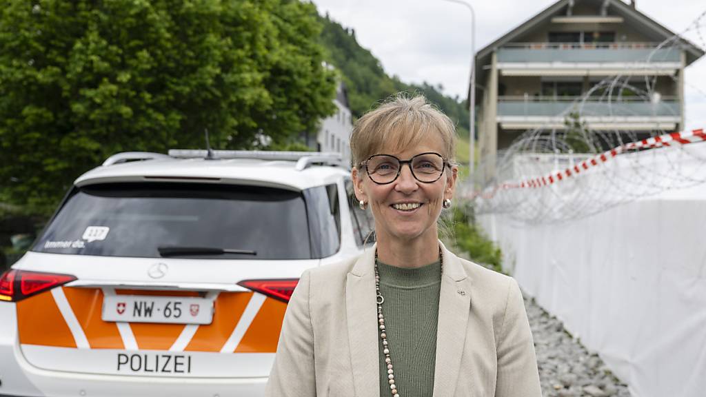 Die Nidwaldner Justiz- und Sicherheitsdirektorin Karin Kayser-Frutschi (Mitte). (Archivaufnahme)
