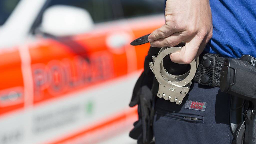 Die Polizei hat nach dem Tötungsdelikt in Ganterschwil das mutmassliche Fluchtauto gefunden. (Symbolbild)