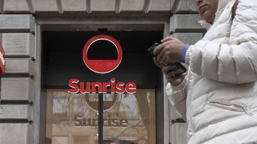 Der Telekomanbieter Sunrise hat im dritten Quartal im Privatkundengeschäft einen Verkaufsrückgang hinnehmen müssen. Bei den Firmenkunden und im Grosshandel konnte das Unternehmen zulegen. (Archivbild)