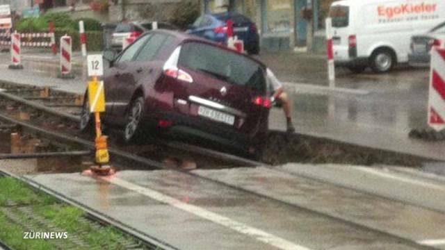 Prozess: Rentner fährt in Baustelle