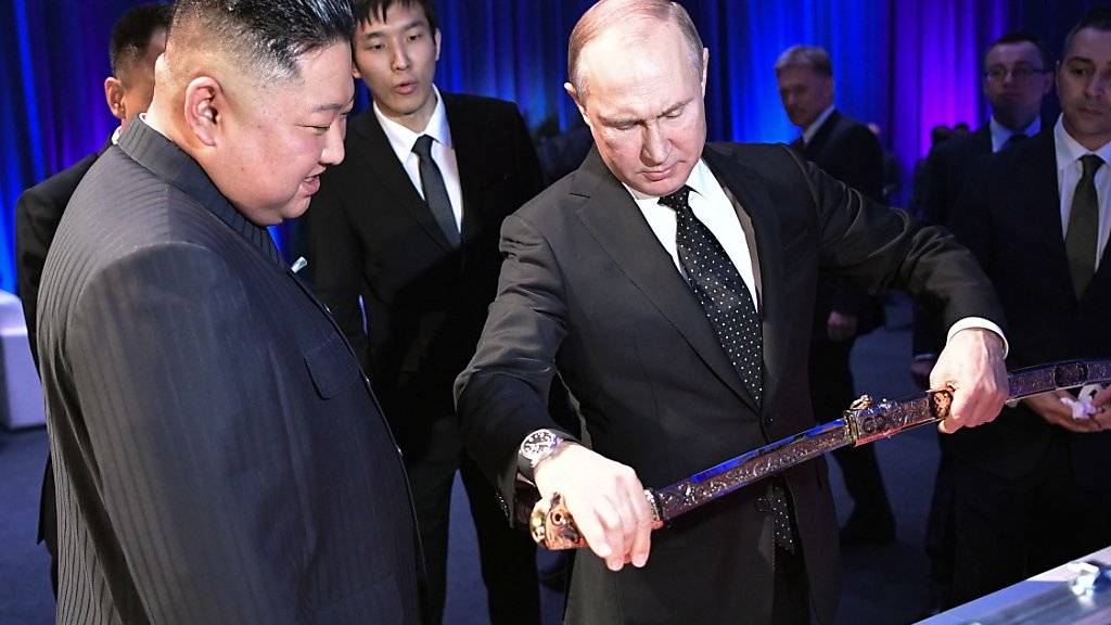 Russlands Präsident Wladimir Putin will den nordkoreanischen Machthaber Kim Jong Un «zu einem passenden Zeitpunkt» in Nordkorea besuchen.