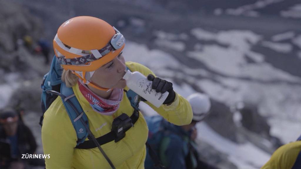 Mutiger Aufstieg: Schlagersängerin Beatrice Egli grüsst vom Matterhorn