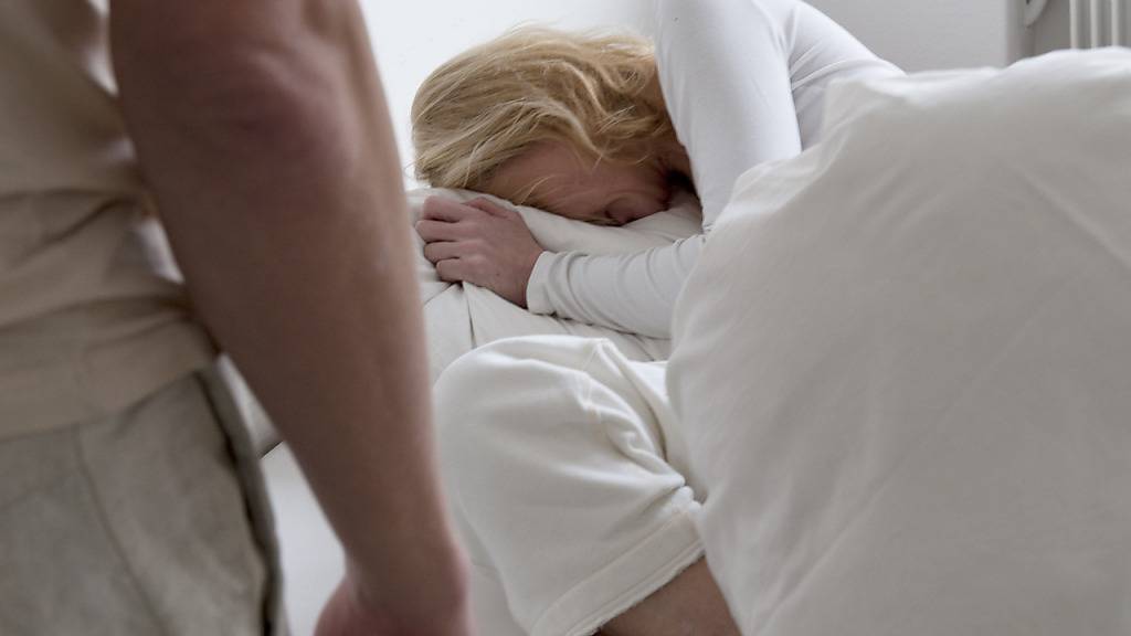 Ab 1. Juli gilt in der Schweiz beim Sex «Nein heisst Nein». Strafbar macht sich, wer die Ablehnung einer sexuellen Handlung durch das Opfer ignoriert. (Themenbild)