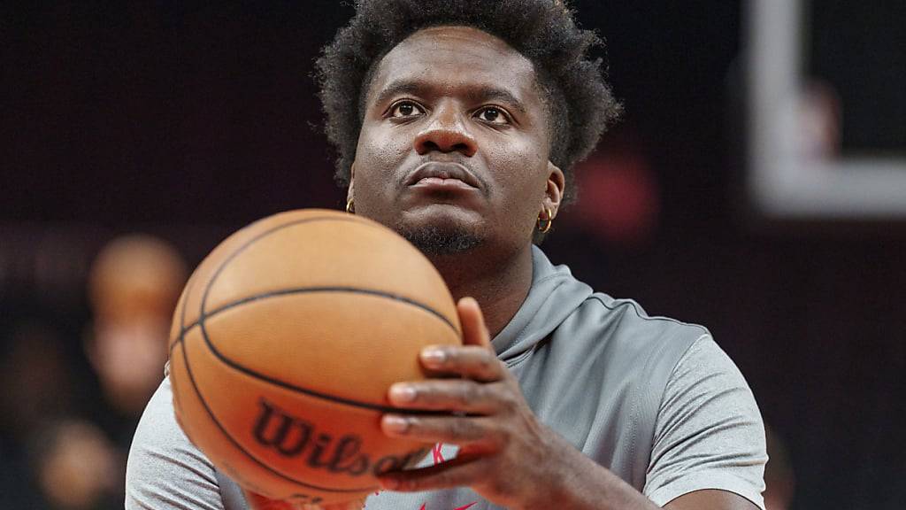 Clint Capela stand mit den Atlanta Hawks bei den Golden State Warriors früh auf verlorenem Posten