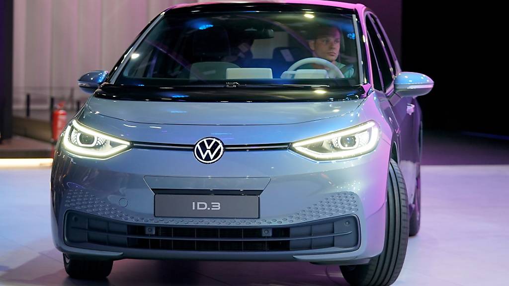 Volkswagen will im laufenden Jahr 2020 rund 10'000 E-Autos auf Basis seines neuen "Modularen Elektrobaukastens (MEB) herstellen. (Archivbild)