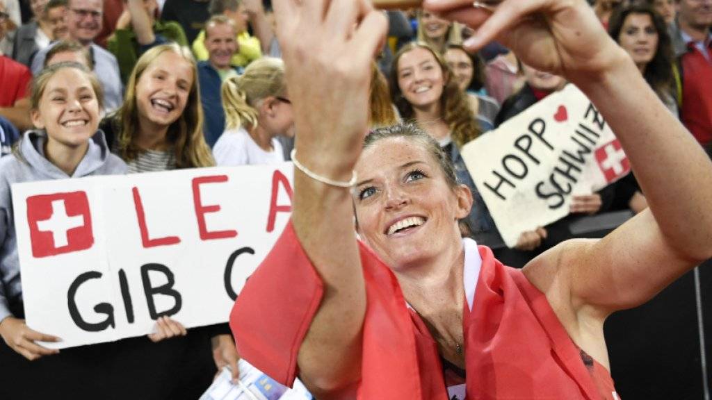 Lea Sprunger: Die Fans in der Schweiz, der Trainer im Ausland.