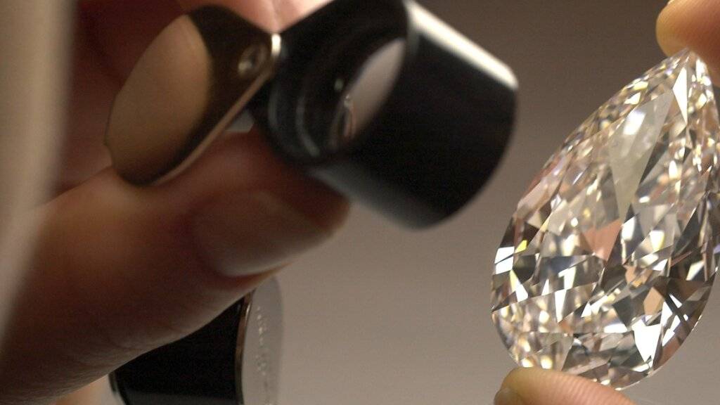 Der Gehalt von Magnesium und Eisen im Mineral Olivin zeigt einer neuen Studie zufolge, wie wahrscheinlich Diamanten in einer Gesteinsprobe vorkommen.(Archivbild)
