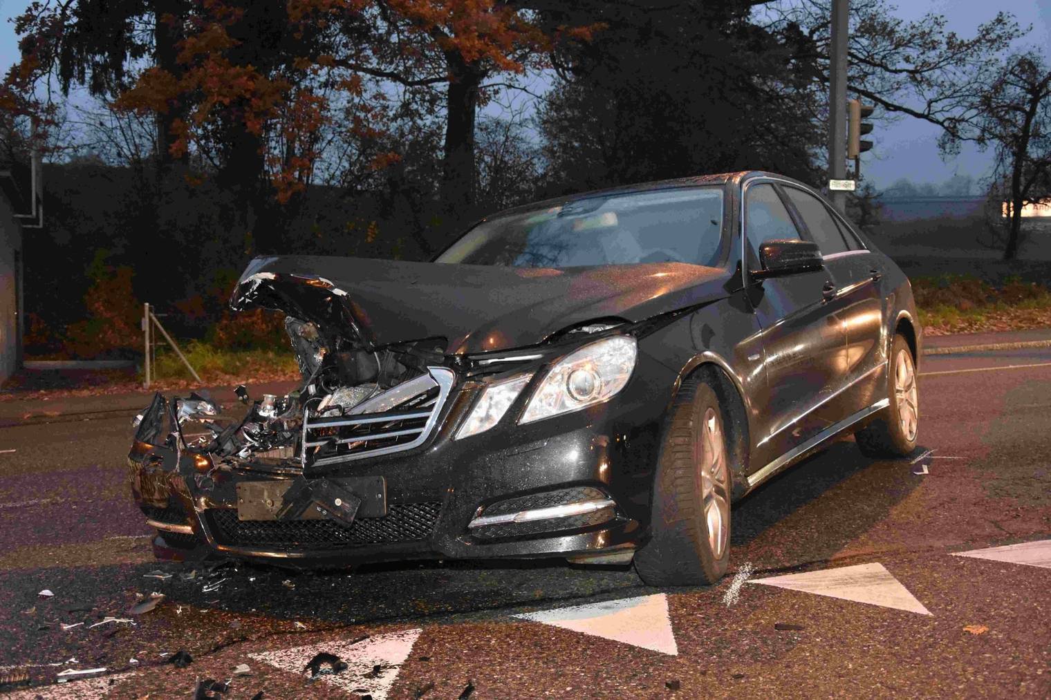 An beiden Autos ist insgesamt einen Sachschaden von mehreren 10'000 Franken entstanden. (Bild: Kapo SG)