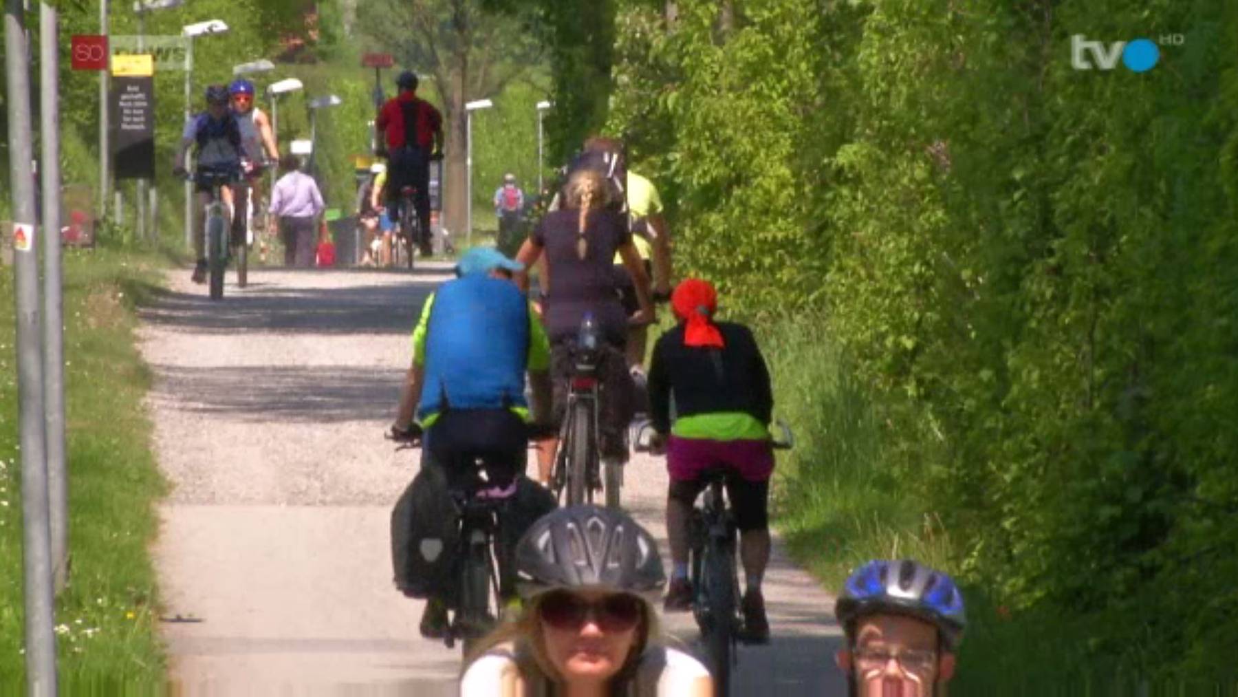Hunderte Velofahrer sind rund um den Bodensee unterwegs.