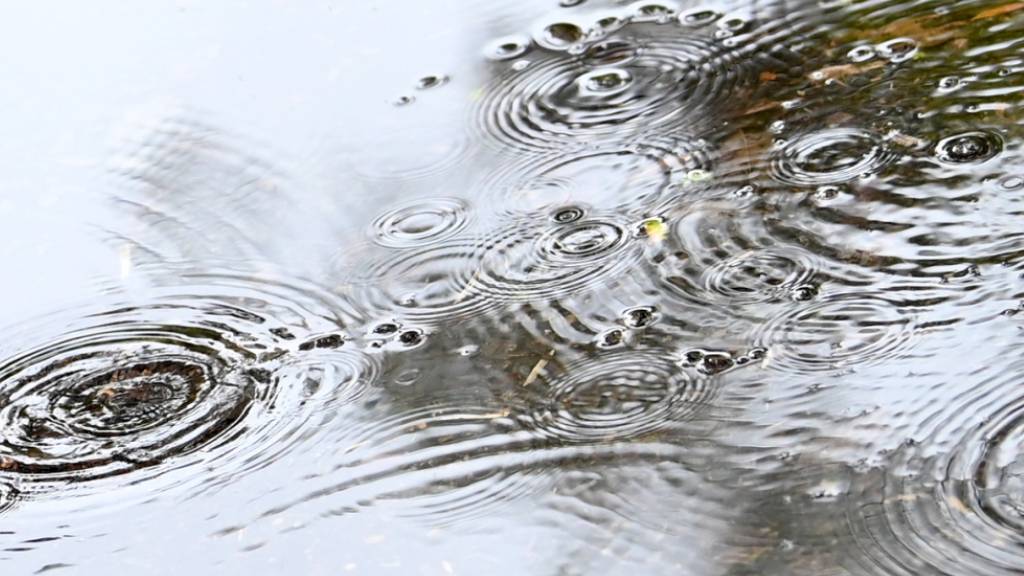 Regen, Regen, Regen: In Teilen des Tessins regnet es seit Sonntagabend. (Themenbild)