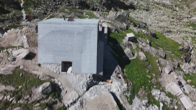 100 jährige Gelmerhütte nach ihrem Umbau
