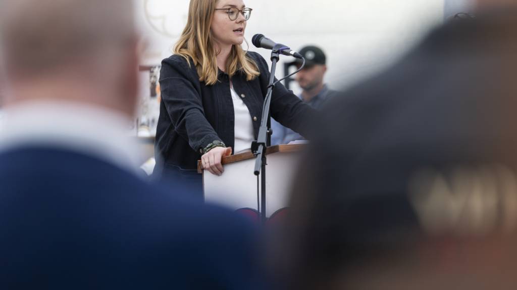 Die Waadtländer Ministerin Valérie Dittli will die Legislaturperiode zu Ende bringen, wie sie im Gespräch mit «Le Matin Dimanche» sagte. (Archivbild).