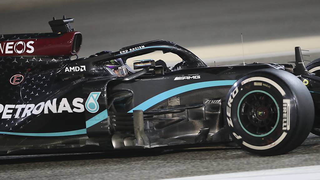 Lewis Hamilton wird seine Jagd nach einem neuerlichen WM-Titel in Bahrain beginnen.