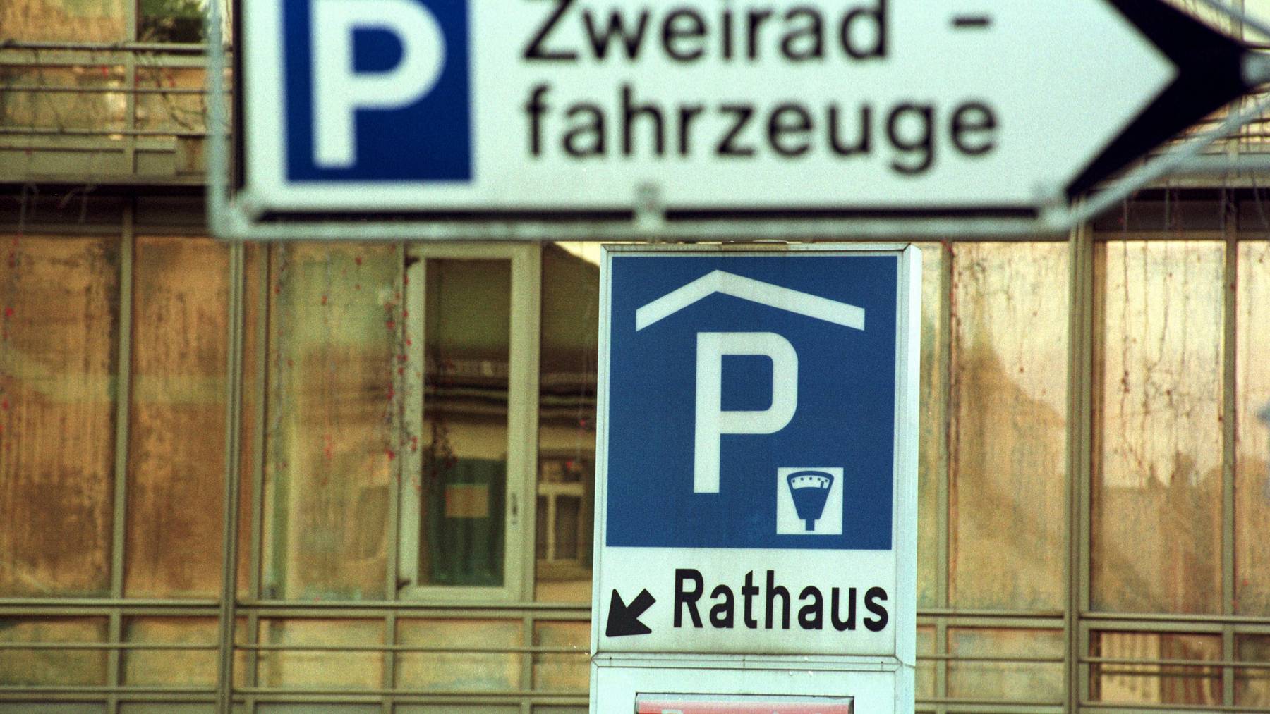 Die Rathaus-Parkgarage kann eine Woche lang nicht benutzt werden. (Archiv)
