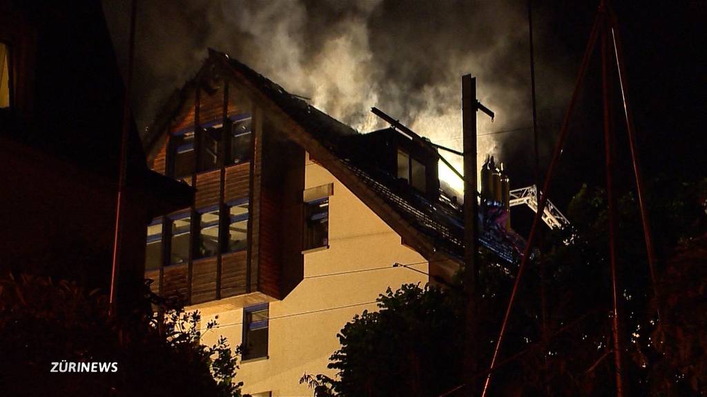 Blitzeinschlag löst Hausbrand in Wädenswiler Mehrfamilienhaus aus