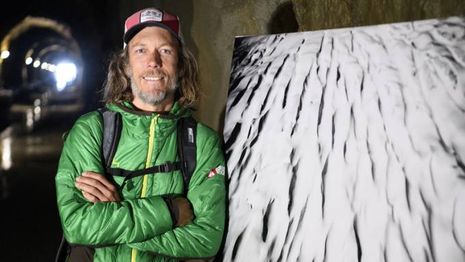 Fotoausstellung beim Aletschgletscher über verletzliche Gletscher