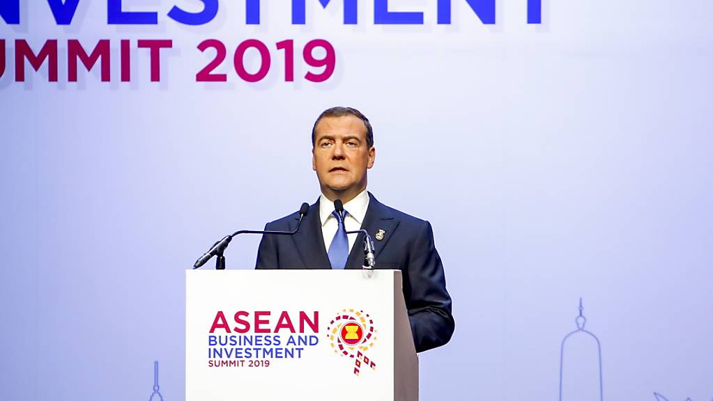 Der russische Ministerpräsident Dmitri Medwedew rief die südostasiatischen Länder auf, bei der Entwicklung neuer Hard- und Software zusammenzuarbeiten.