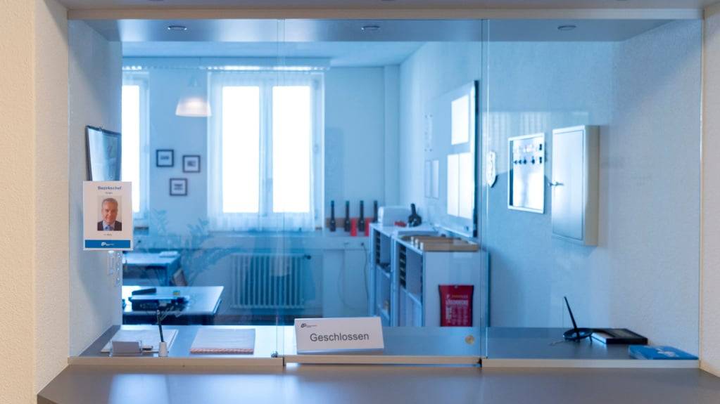Wenn der Schalter geschlossen ist, können künftig über den Online-Polizeiposten Delikte angezeigt werden. (Symbolbild)