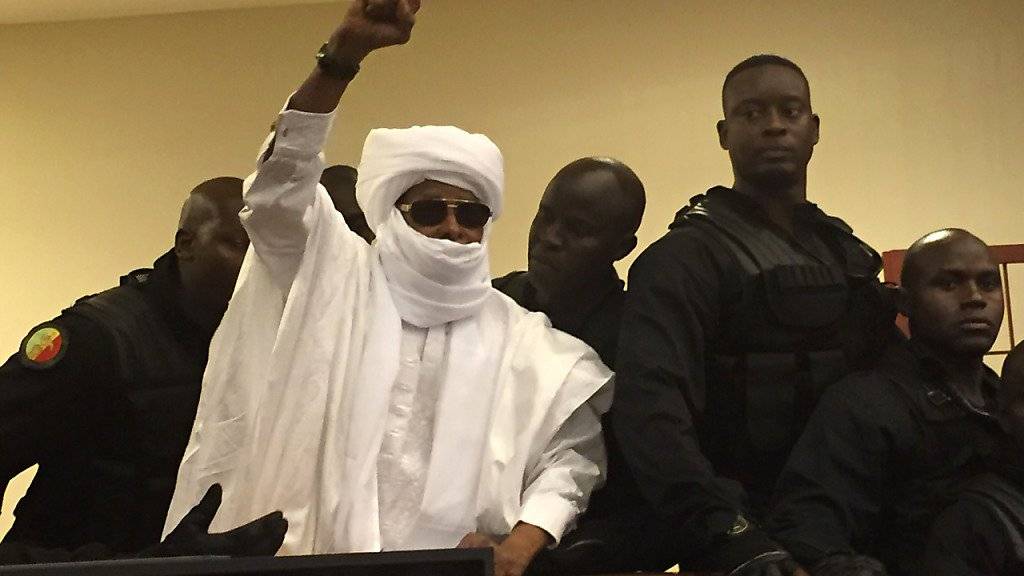 Tschads Ex-Diktator Hissène Habré im vergangenen Jahr vor Gericht in Dakar (Archiv)