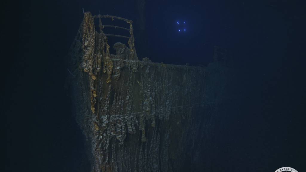 dpatopbilder - HANDOUT - Der Bug der Titanic mit einem großen Teil der fehlenden Decksreling. Foto: Uncredited/RMS Titanic Inc./Ap/dpa - ACHTUNG: Nur zur redaktionellen Verwendung und nur mit vollständiger Nennung des vorstehenden Credits. Muss innerhalb von 14 Tagen verwendet werden. Keine Archivierung.