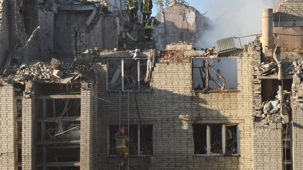 Ukraine: Mindestens acht Tote bei russischer Angriffswelle