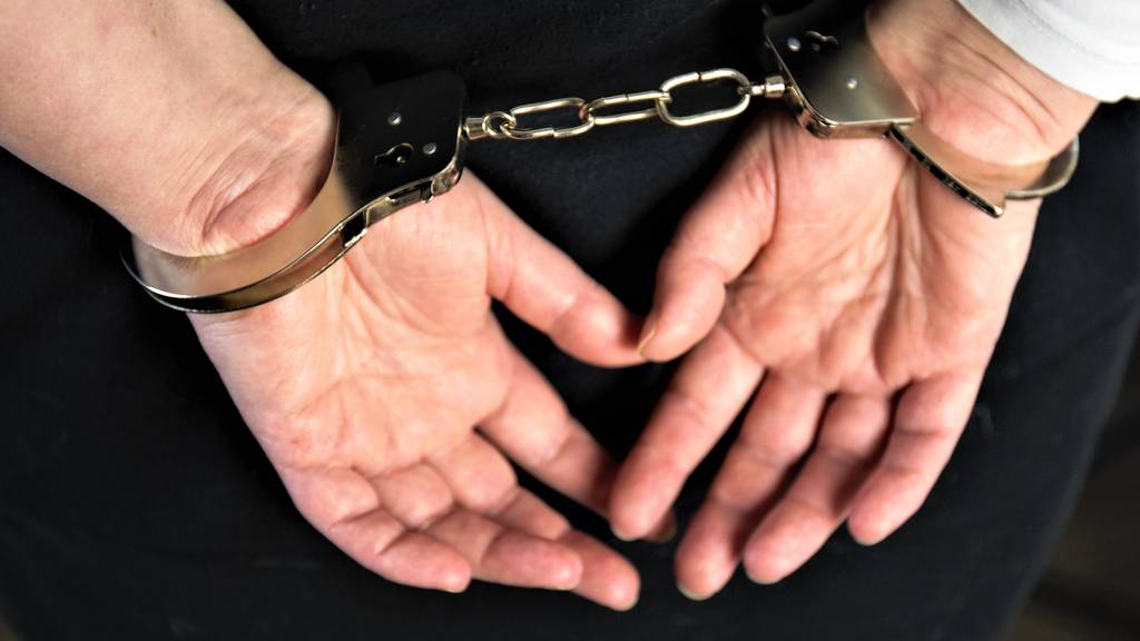 Nach Banküberfall mit Beil: Verdächtiger sitzt in U-Haft