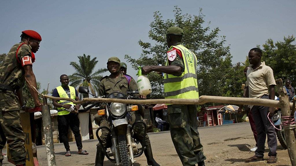 Im Kongo sind trotz zahlreicher Massnahmen bereits rund 500 Personen an Ebola verstorben. (Archivbild)