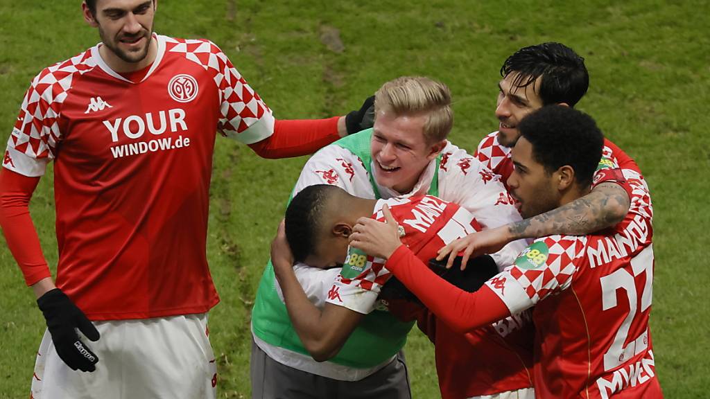 Der Vorletzte Mainz schaffte die Überraschung der Runde und feierte gegen den Tabellenzweiten Leipzig den zweiten Saisonsieg