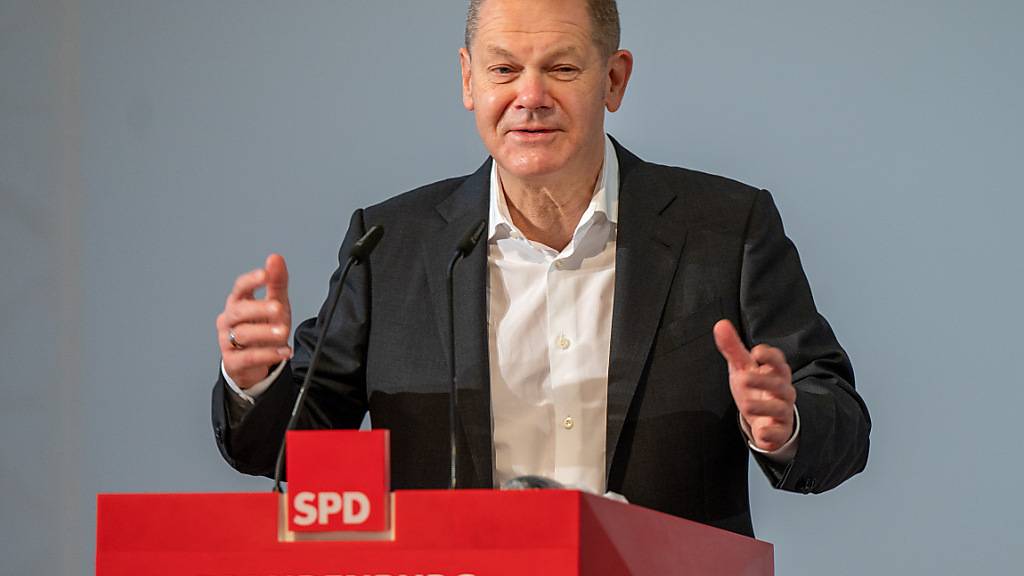 Olaf Scholz, Kanzlerkandidat der SPD, spricht beim Landesparteitag SPD. In Deutschland neigen sich die Koalitionsverhandlungen von SPD, Grünen und FDP offenbar dem Ende zu. Es gebe «sehr gute, sehr konstruktive Gespräche, die auch schnell vorankommen», sagte Scholz der Deutschen Presse-Agentur. Foto: Monika Skolimowska/dpa-Zentralbild/dpa