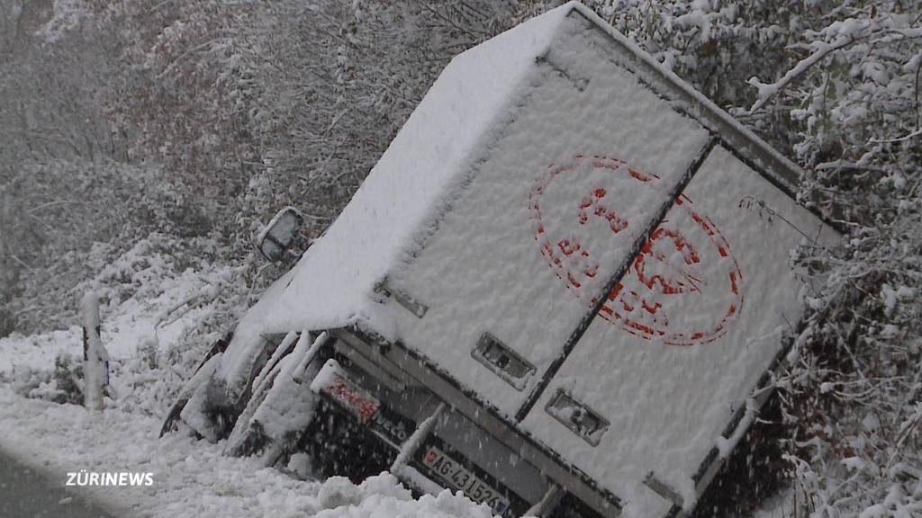 Erster Schnee führt zu Unfällen auf den Strassen