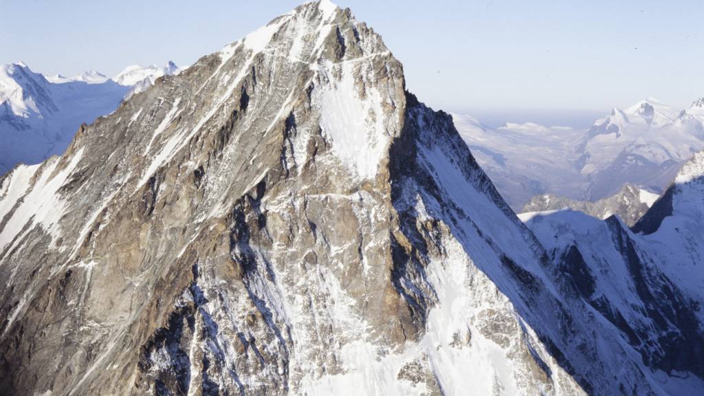 Steinschläge könnten die Ursache des Absturzes eines Bergsteigers am Matterhorn gewesen sein. (Symbolbild)