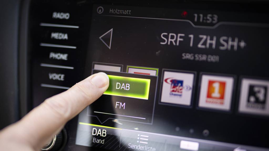 Die SRG will ihre Programme künftig wieder auf UKW verbreiten. Dies, nachdem das Parlament am Dienstag dessen Abschaltung verschoben hatte. (Archivbild)