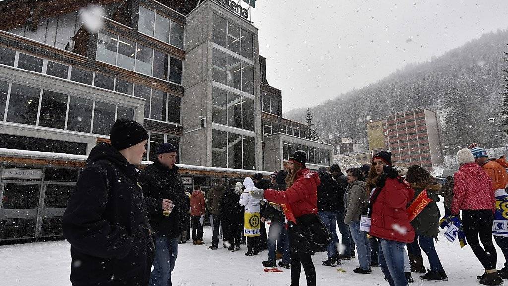 Das Davoser Stadion: Zentrum des Eishockey-Interesses in der Altjahrswoche