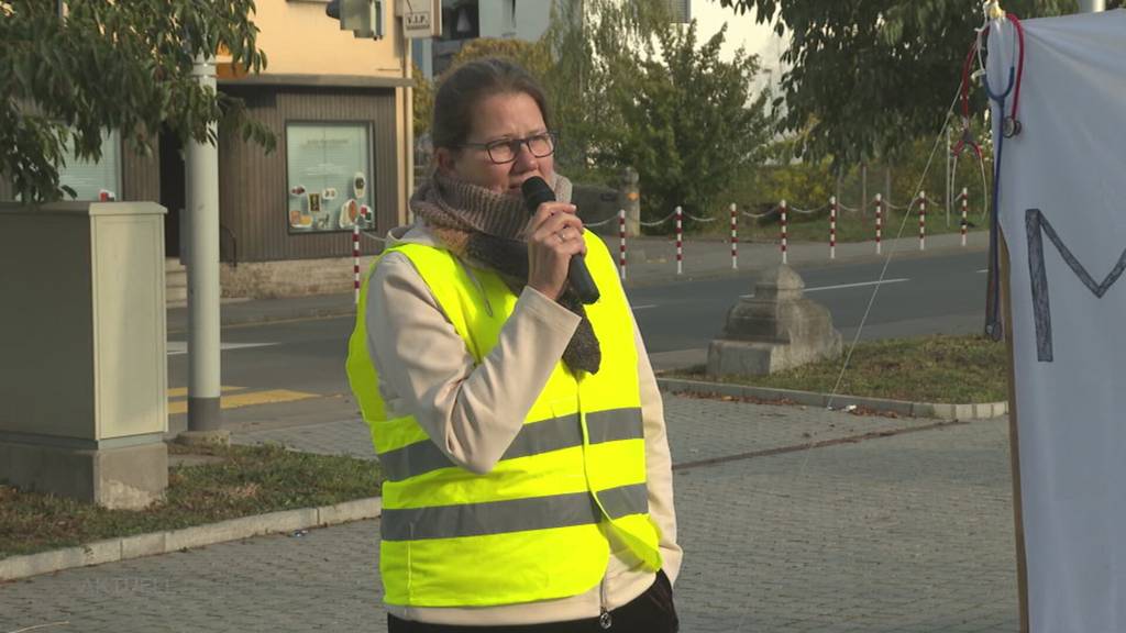 Mahnwache: Solidaritätsaktion am letzten Tag des Spitals Menziken
