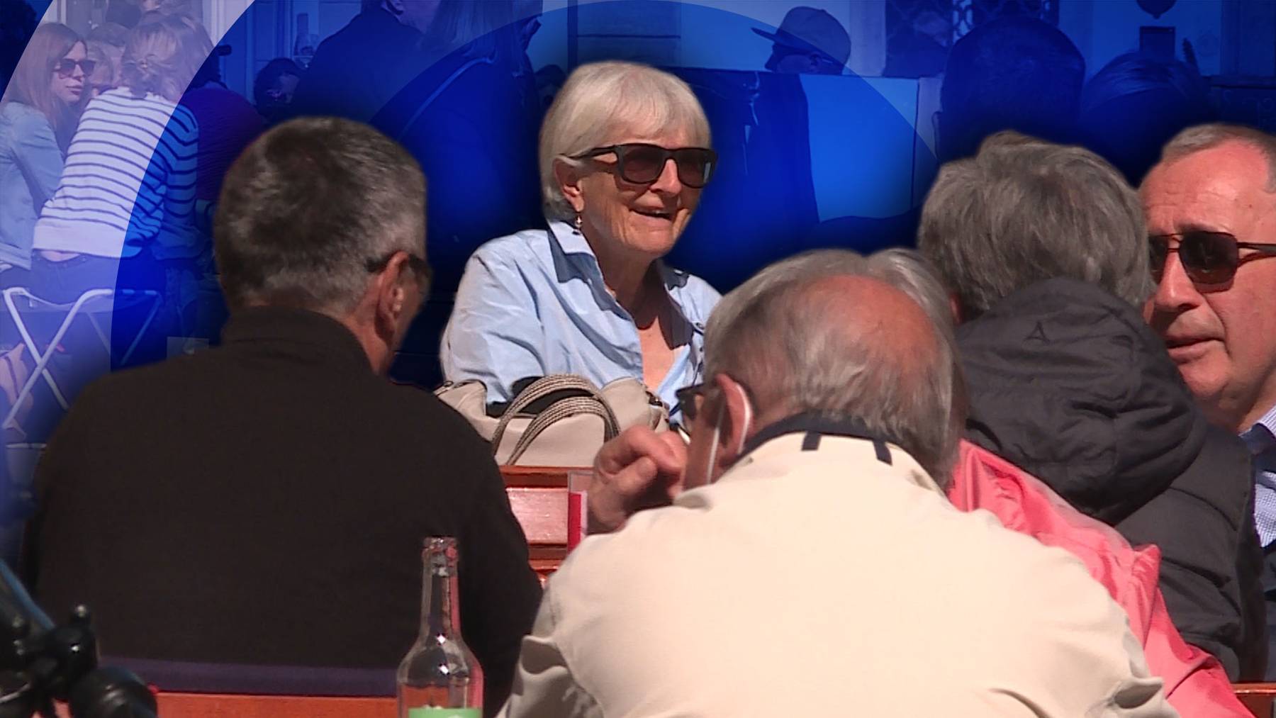 Tausende strömen auf Restaurant-Terrassen in der Region