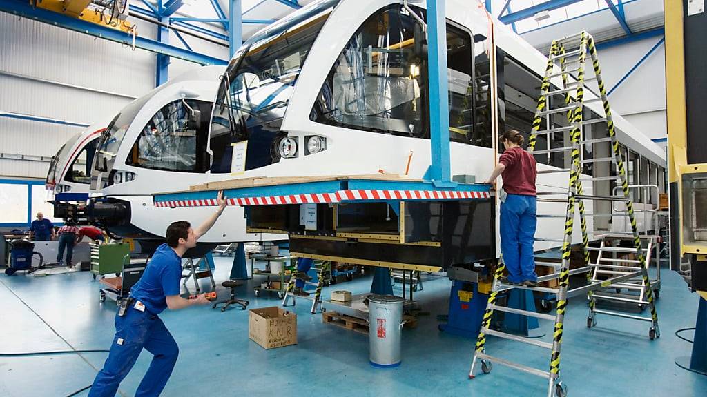 Der Zugbauer Stadler hebt die Kurzarbeit am Standort Altenrhein auf. Ab dem 20. Januar wird wieder in vollen Pensen gearbeitet.(Archivbild)