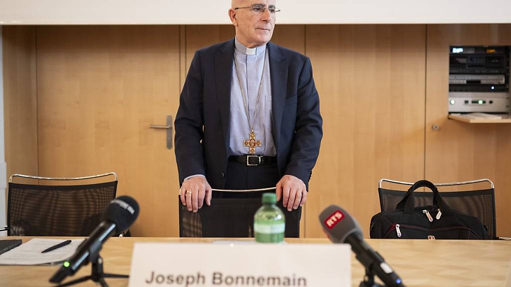Bischof Joseph Bonnemain informierte am Montag über die geplante Anlaufstelle für Missbrauchsbetroffene.