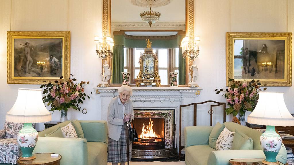 Königin Elizabeth II. auf Schloss Balmoral. Foto: Jane Barlow/PA Wire/dpa