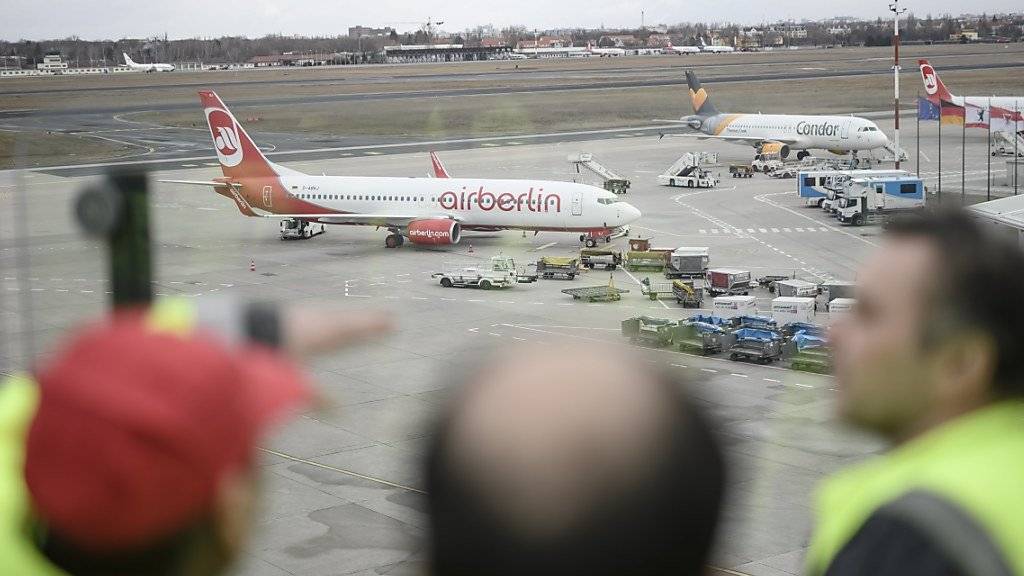 Nach dem Streik an den Berliner Flughäfen soll der Flugverkehr am Samstag wieder mehrheitlich normal ablaufen. Am Morgen wurde aber unter anderem ein Flug nach Zürich gestrichen. (Archivbild)