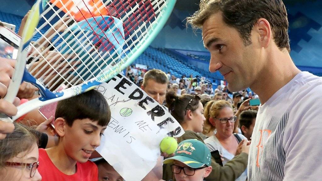 Roger Federers Autogramme sind nach seinem zweiten Sieg gefragt