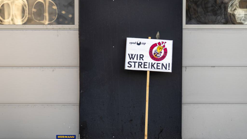 Der Winterthurer Stadtrat will weiter über die Arbeitsbedingungen bei Stadtbus Winterthur diskutieren. Ein unangekündigter Streik steht im Raum. (Archivbild)