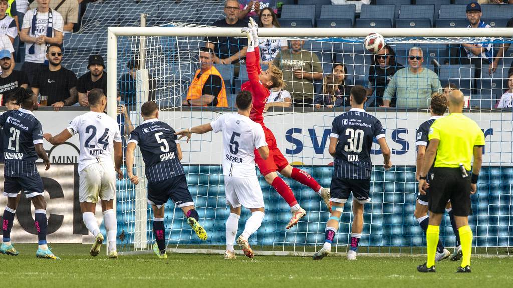 FCL-Torwart Pascal Loretz sah im Spitzenspiel gegen Zürich im vergangenen Oktober nicht immer gut aus.