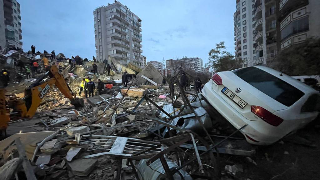 In der Türkei und Syrien sterben nach Erdbeben über 170 Menschen