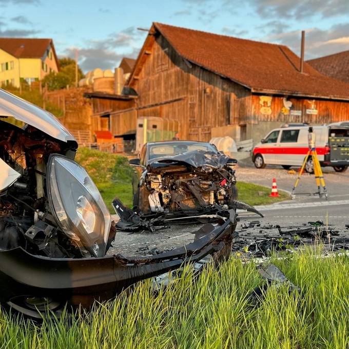 Frontalkollision in Rickenbach fordert fünf Verletzte